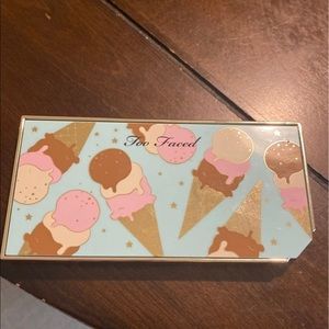 Too Faced Highlighter Pallette 3 Scoops